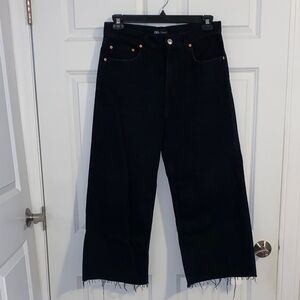 Zara Women's Dark Wide-Leg Jeans EUC cropped frayed soft light weight stretch 32